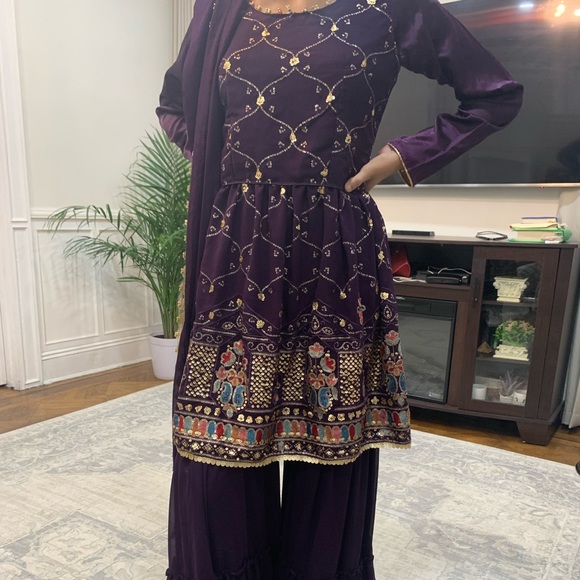 Fancy Pakistani Embellished Gharara Wedding Indian Party Wear Shalwar Kameez - Picture 5 of 8